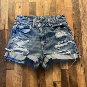 American Eagle Outfitters Women's Ripped Blue Size 2 Jean Mom Shorts